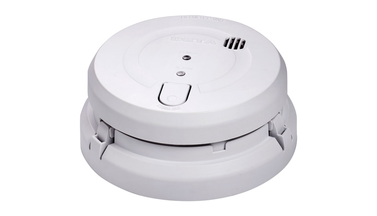 Deta Safety 230V Mains Smoke Detector with 9V Battery Back Up