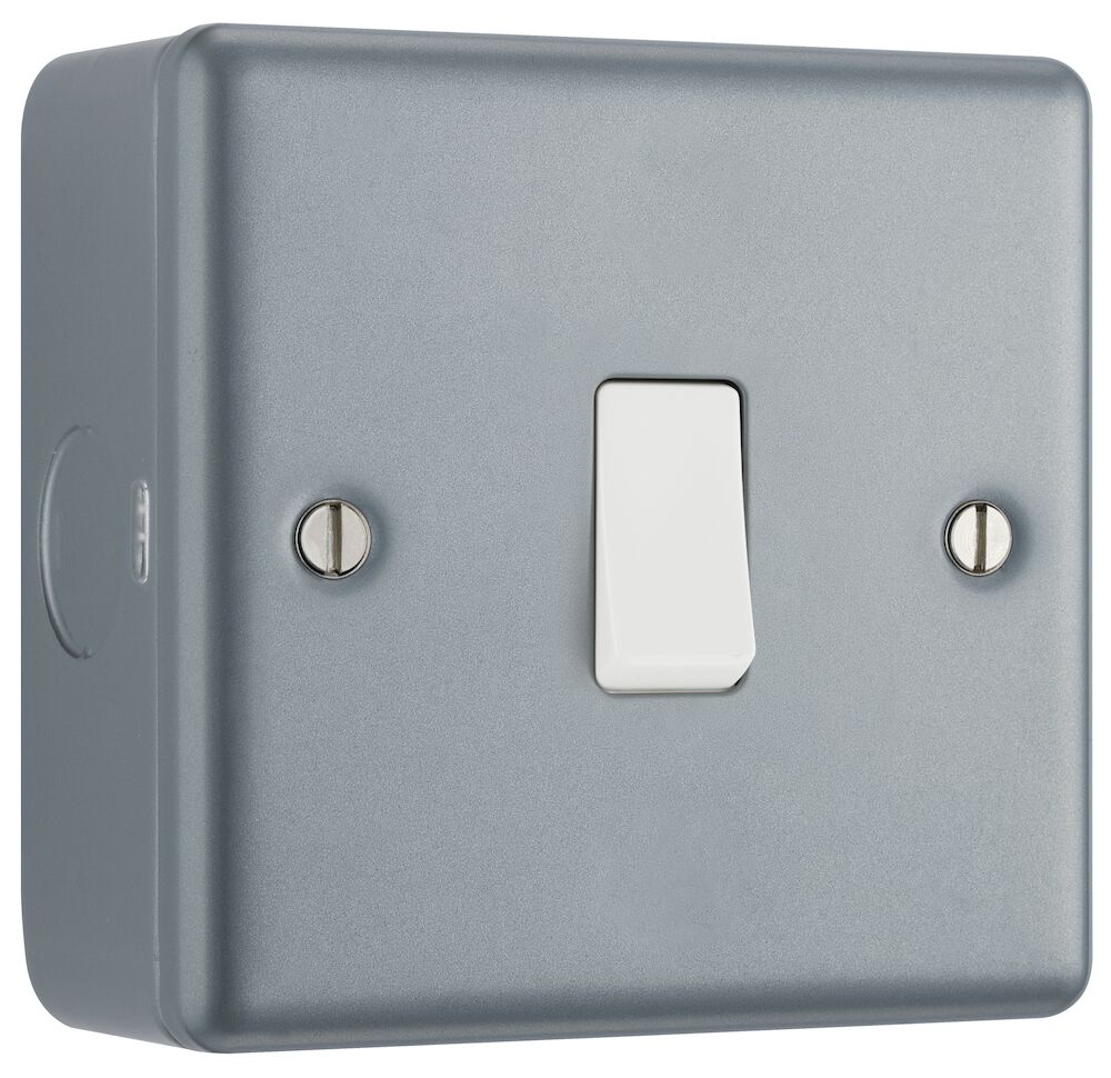 Click Essentials 10A 1 Gang 2 Way Plate Switch Metal Clad