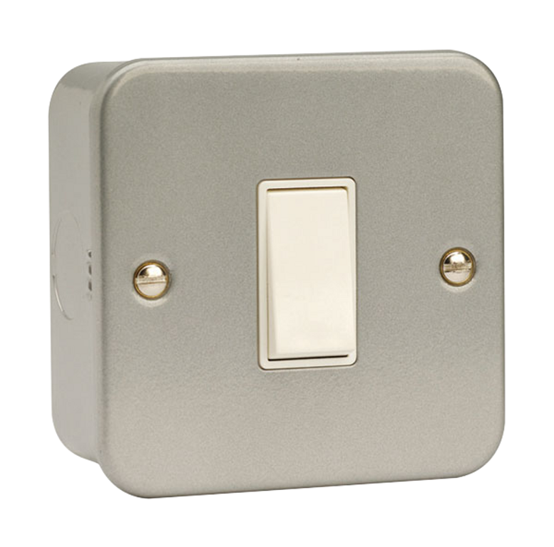 Click Essentials 10A 1 Gang Intermediate Switch Metal Clad