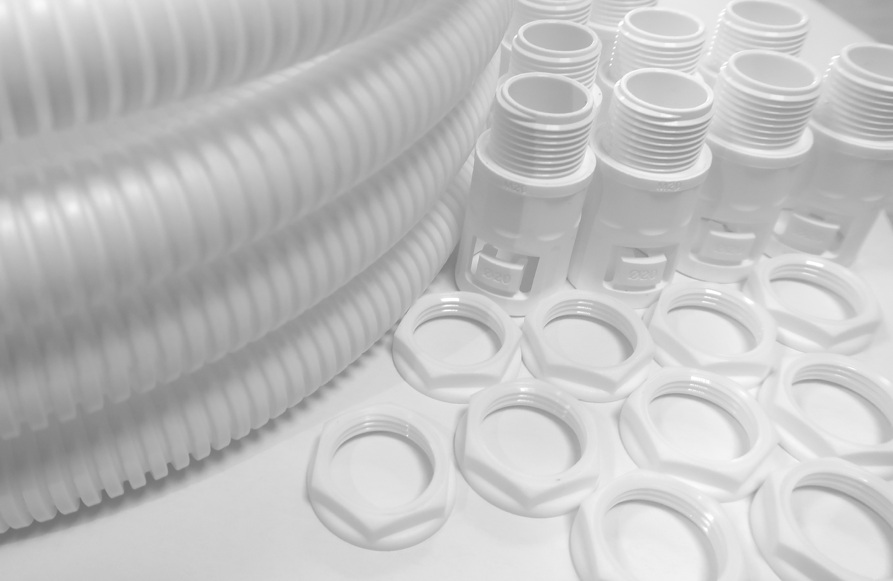 Koreflex 25mm Contractors Pack 10m With Adaptors IP66 White