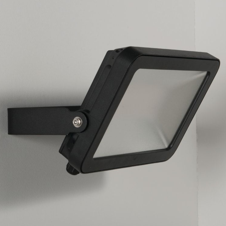 KSR Siena 100W 8595lm IP65 LED Floodlight Black 3000K Warm White | 3