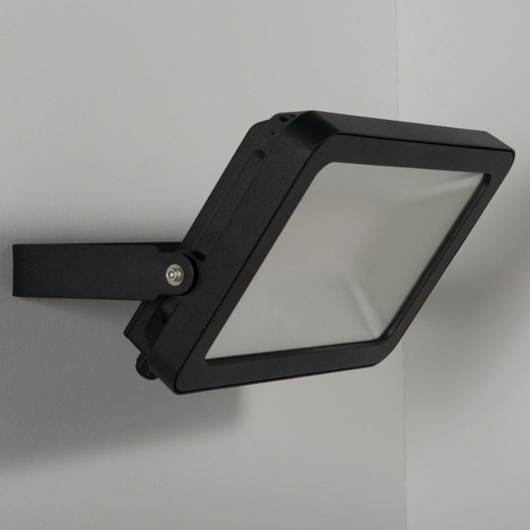 KSR Siena 150W 13250lm IP65 LED Floodlight Black 4000K Cool White | 2