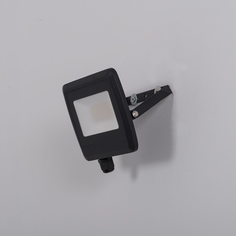 KSR Siena Cr 30W 2775lm IP65 LED Floodlight Black 4000K