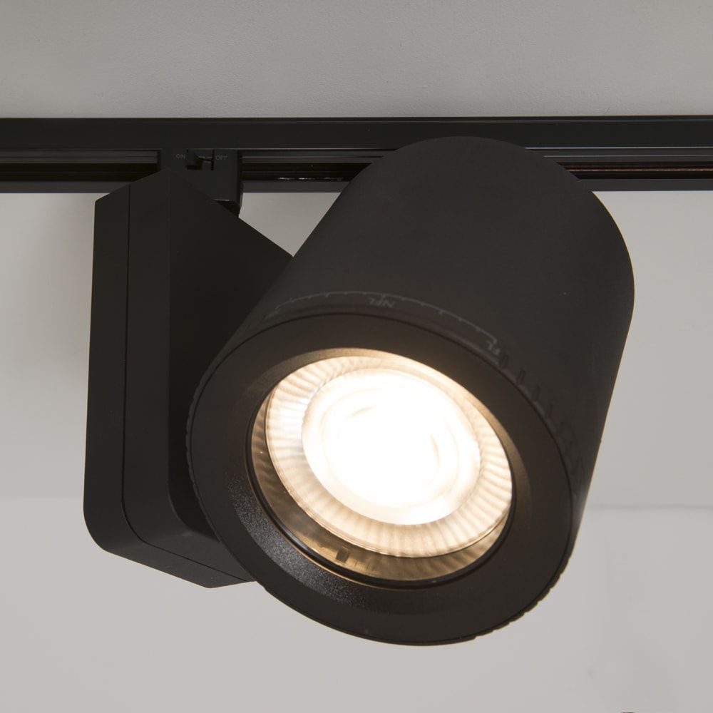 KSR Escala Pro 46w 3000K LED Track fitting with Adjustable Beam Black