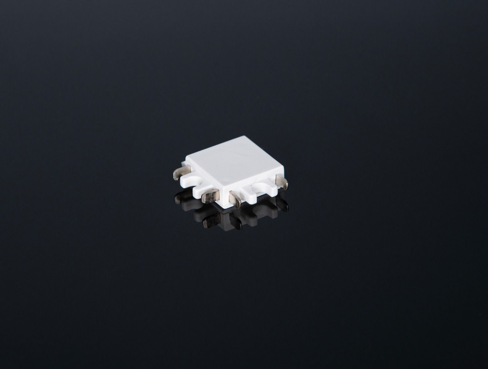KSR Mag-Trac L Connector White