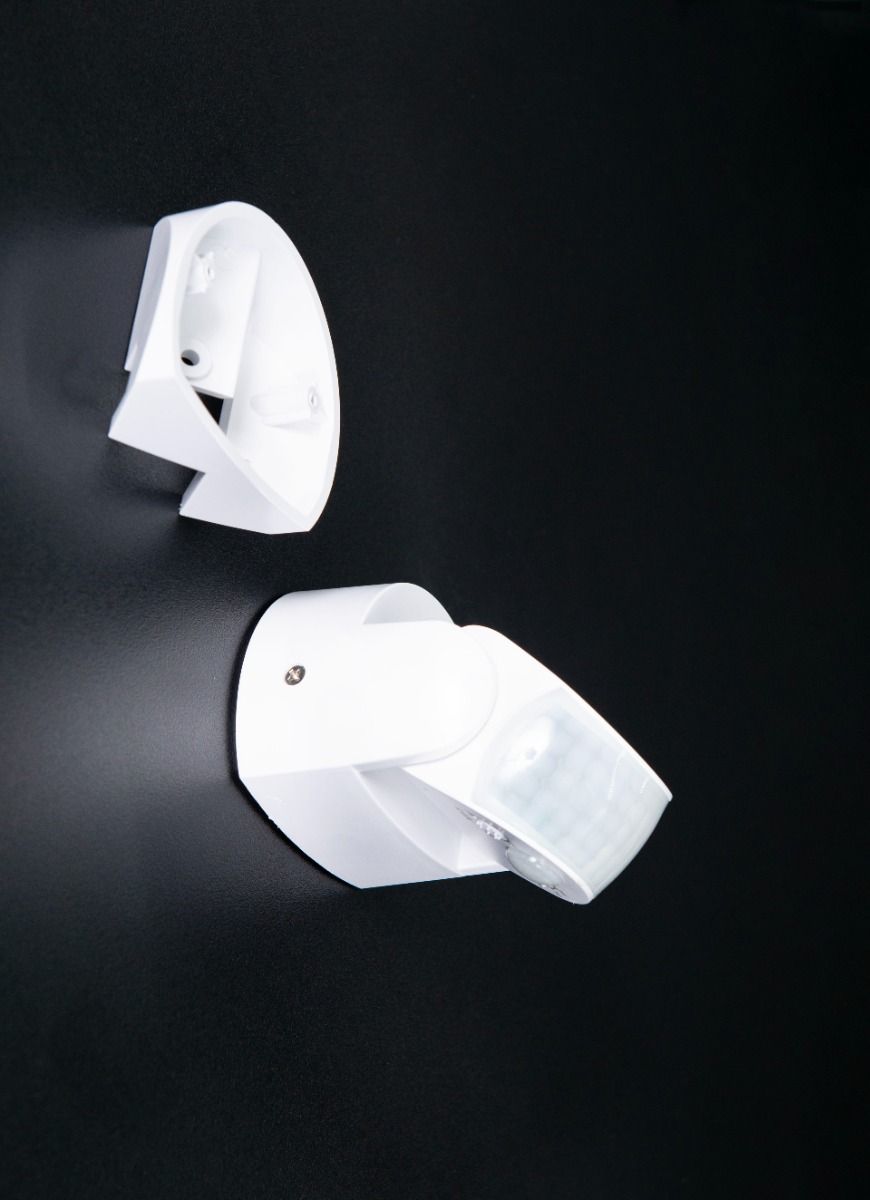 KSR External IP44 PIR Sensor with Ceiling & Corner Brackets White