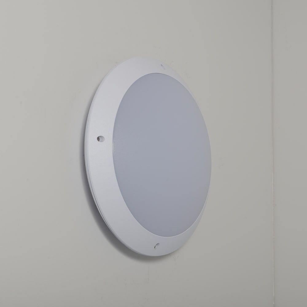 KSR Latina II 12W 675lm IP66 LED Plain Bulkhead with Microwave Sensor White 4000k