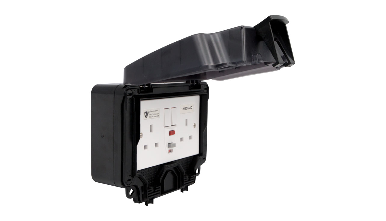 Deta Vimark WeatherPro 13A 2 Gang DP IP66 Switched Socket with Passive RCD